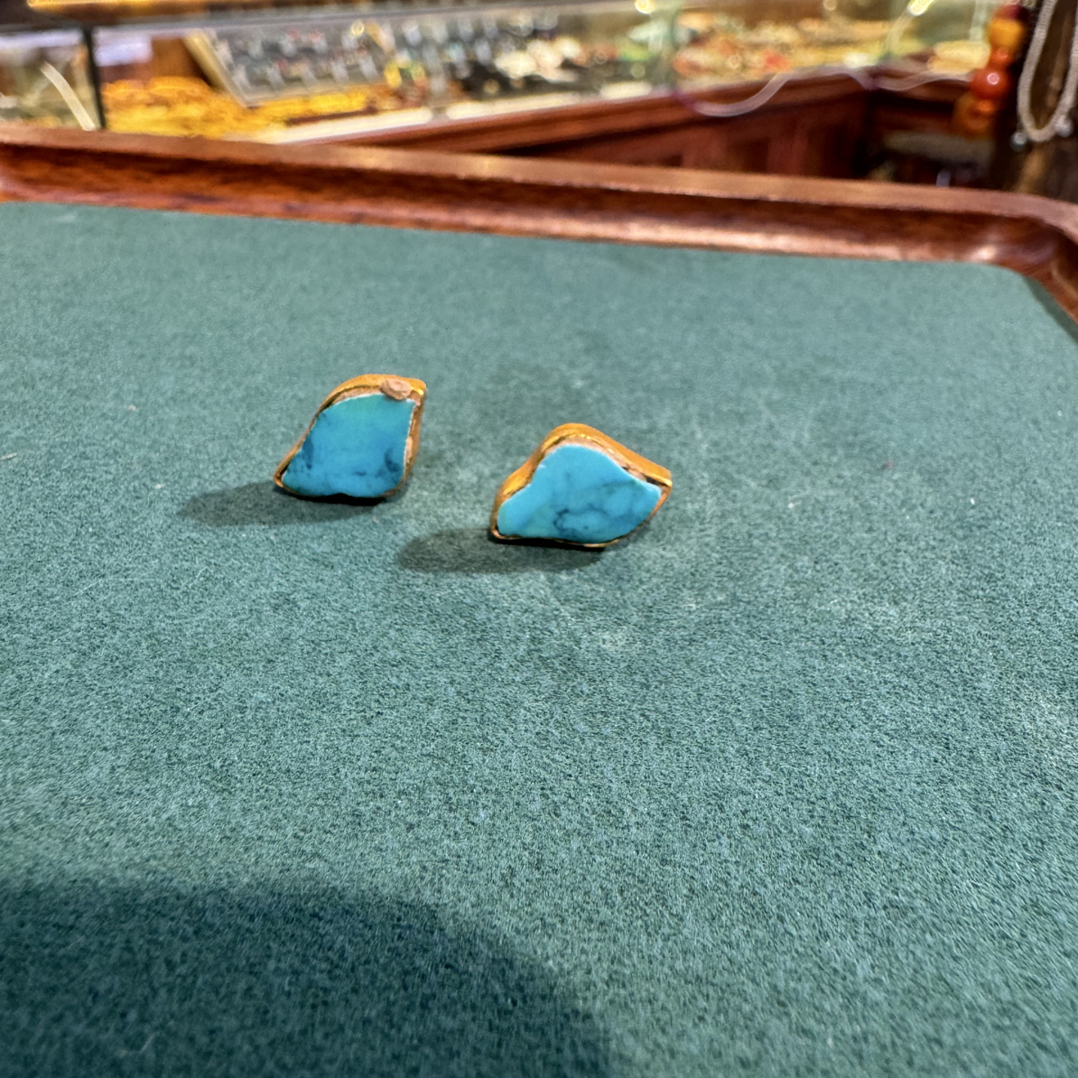 铜合金亚克力耳饰 女士。藏式。耳钉