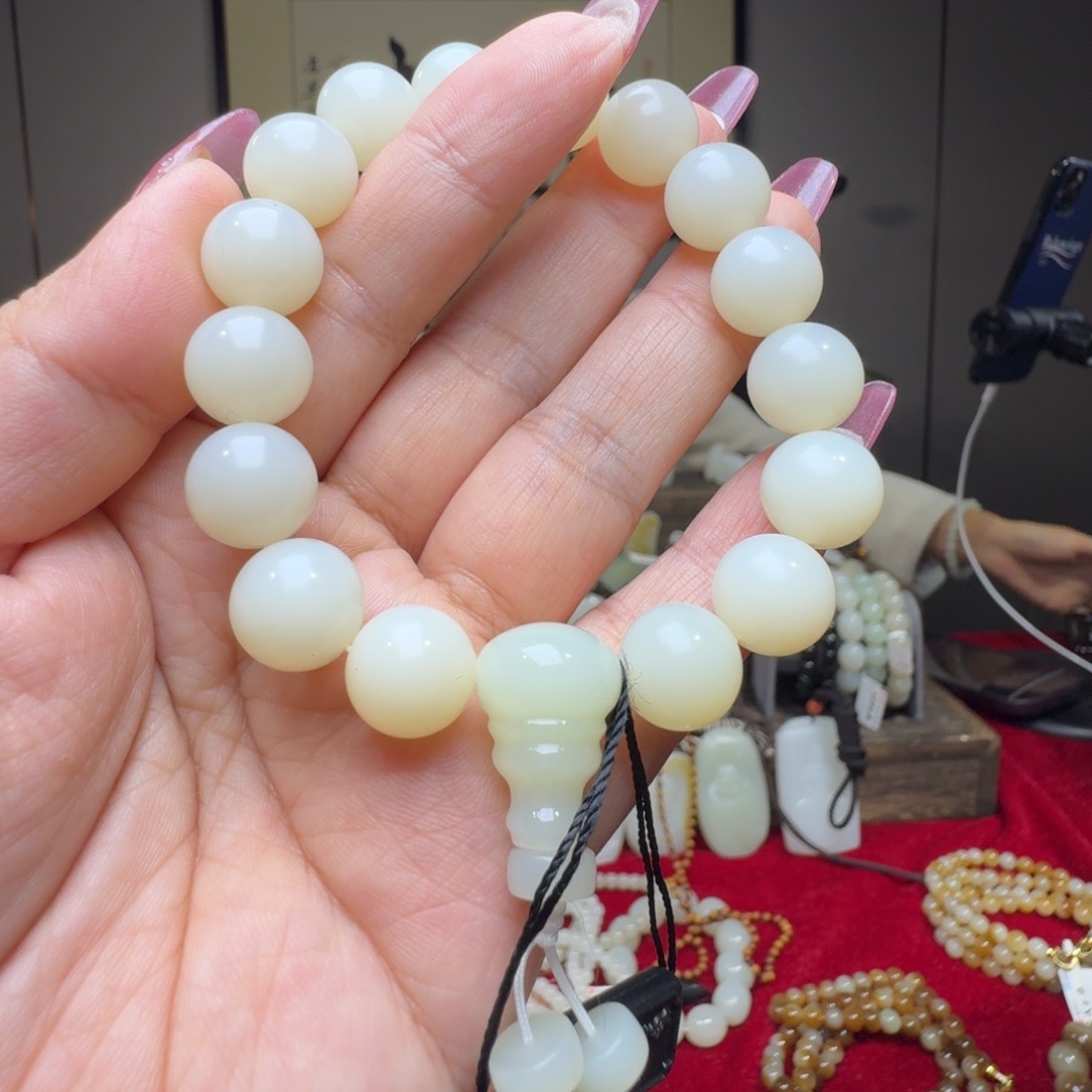 和田玉手串未镶嵌