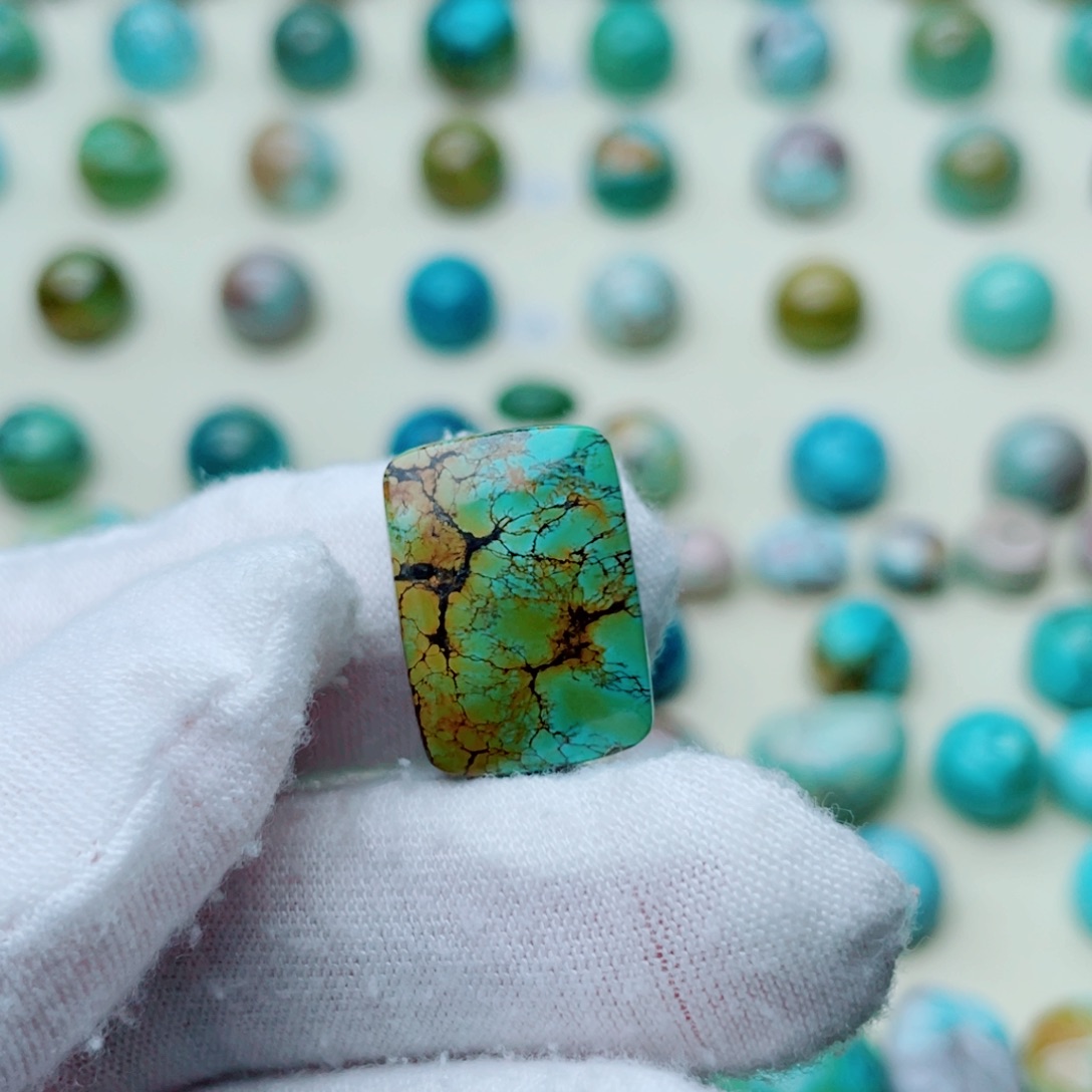 未镶嵌绿松石珠宝奇石