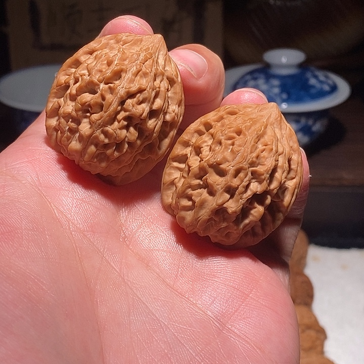 文玩核桃手把件太行山鸡心