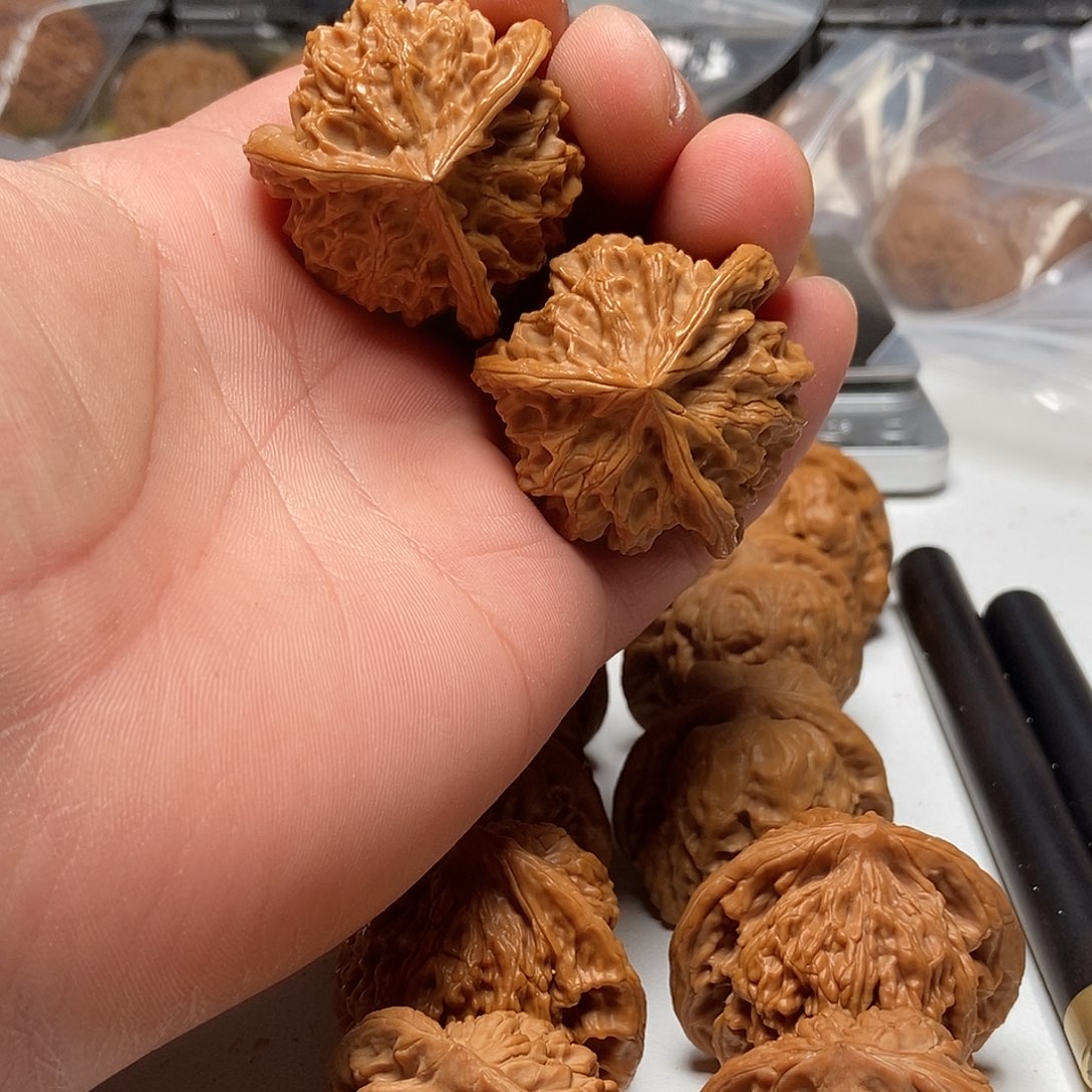 文玩核桃把件三棱