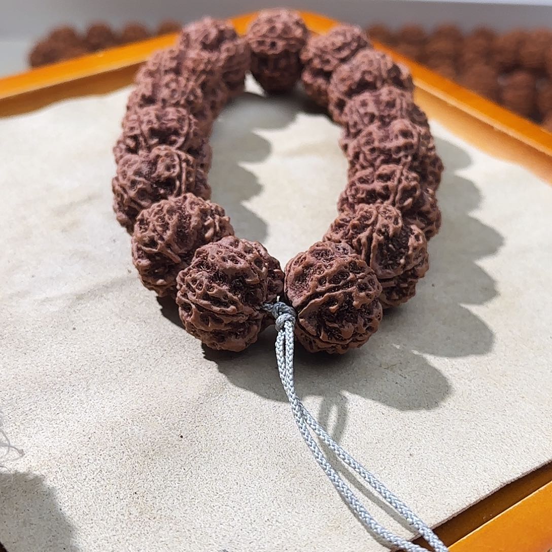 l***l金刚菩提吊坠梁梅花超头款