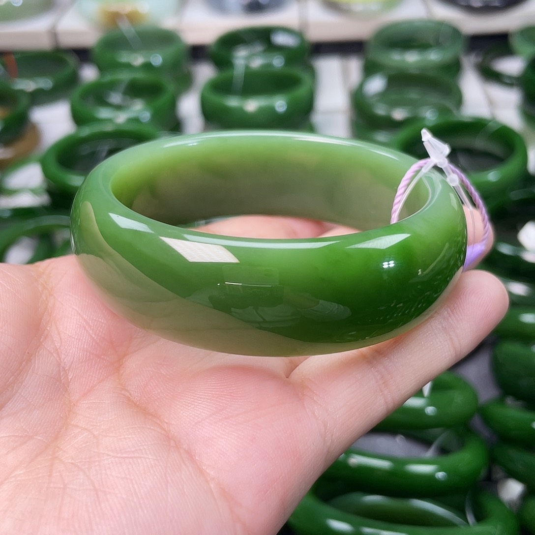 和田玉（碧玉）未镶嵌手镯