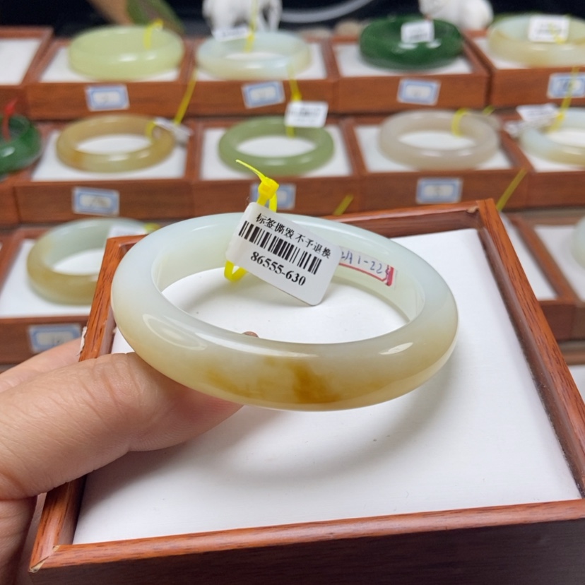 【闪购商品】和田玉手镯未镶嵌54.5