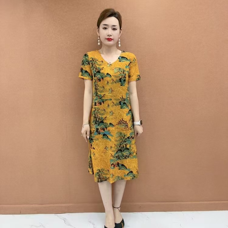 中老年女装夏季中年妈妈碎花裙休闲宽松印花连衣裙