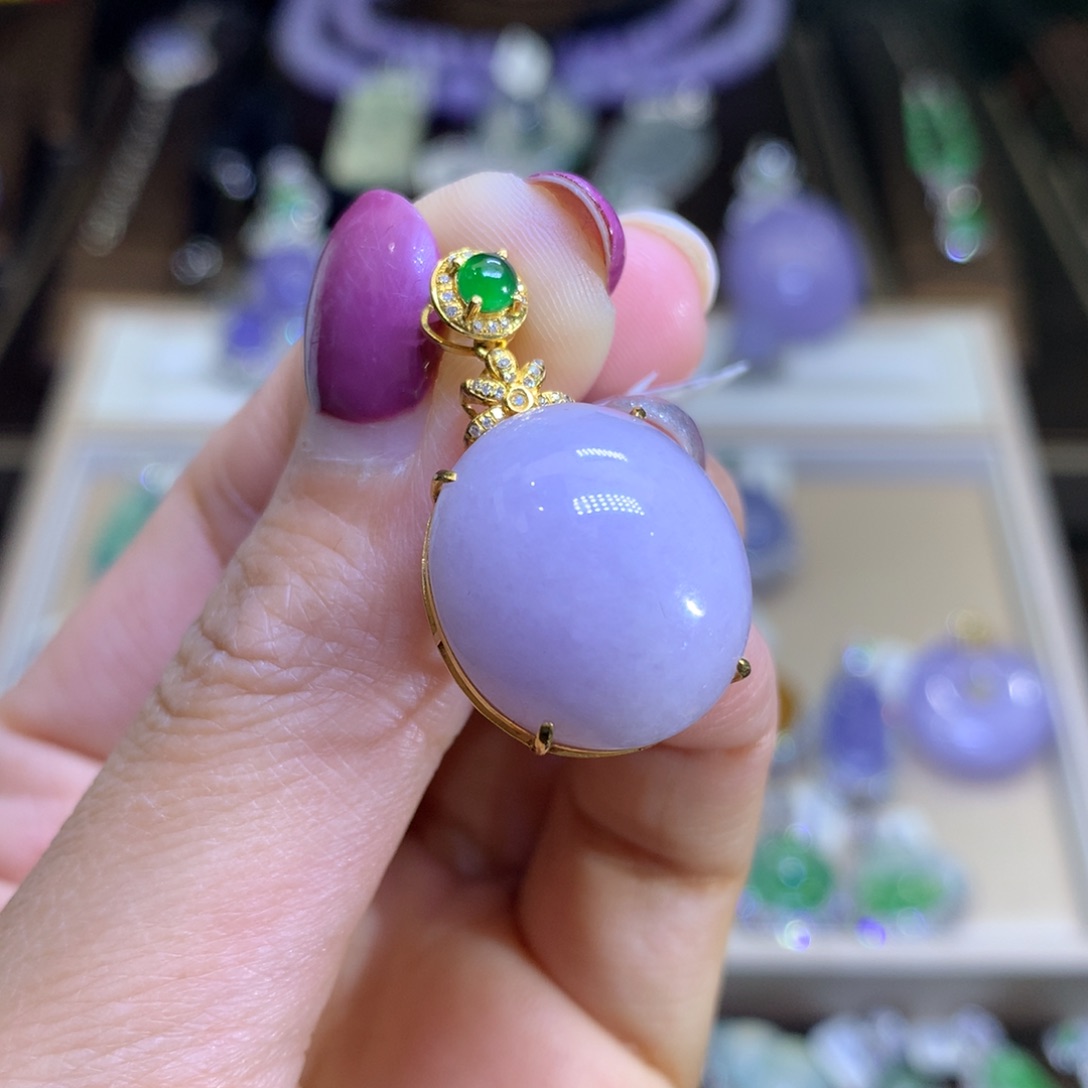 翡翠颈饰18K金镶嵌翡翠