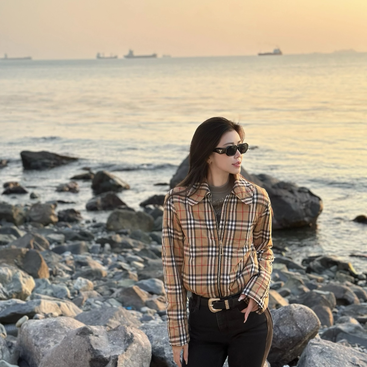 99新 BURBERRY/博柏利 格纹拉链外套/尺码s/E0284