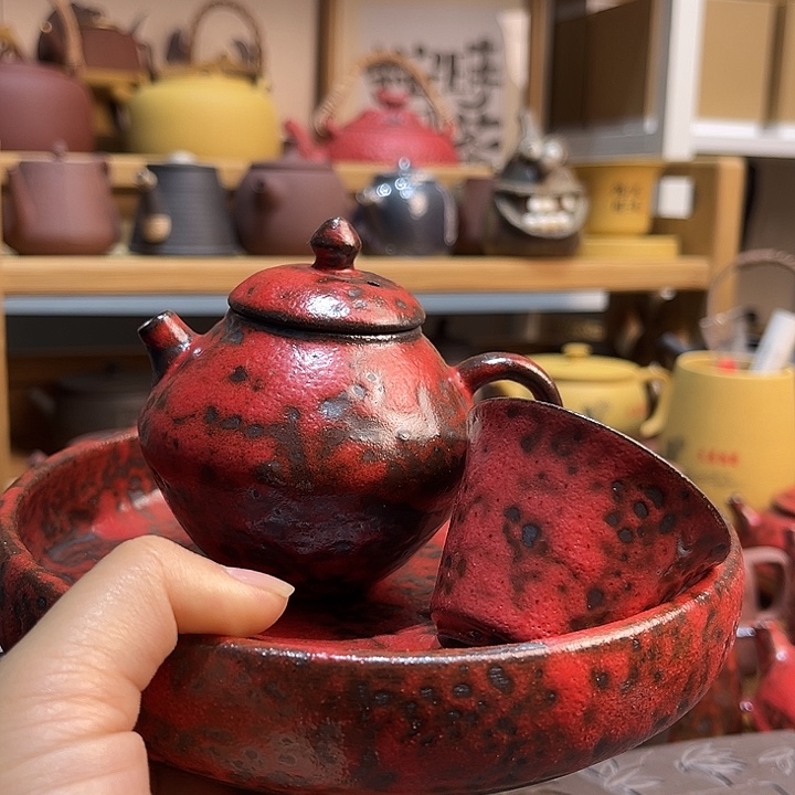正品店老板一名自称来自