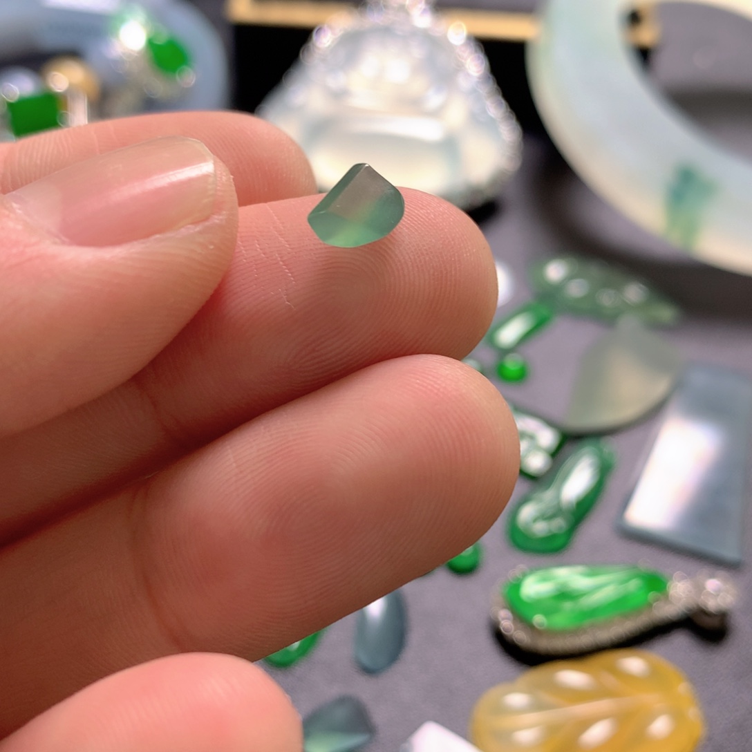 定制翡翠未镶嵌天然翡翠A货蛋面