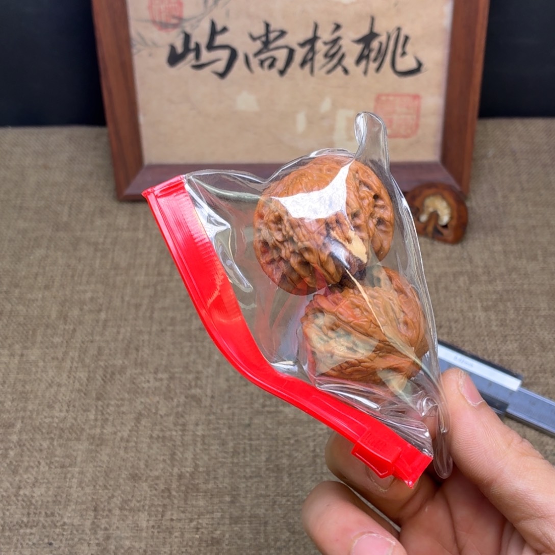 东***王把件文玩核桃磨盘