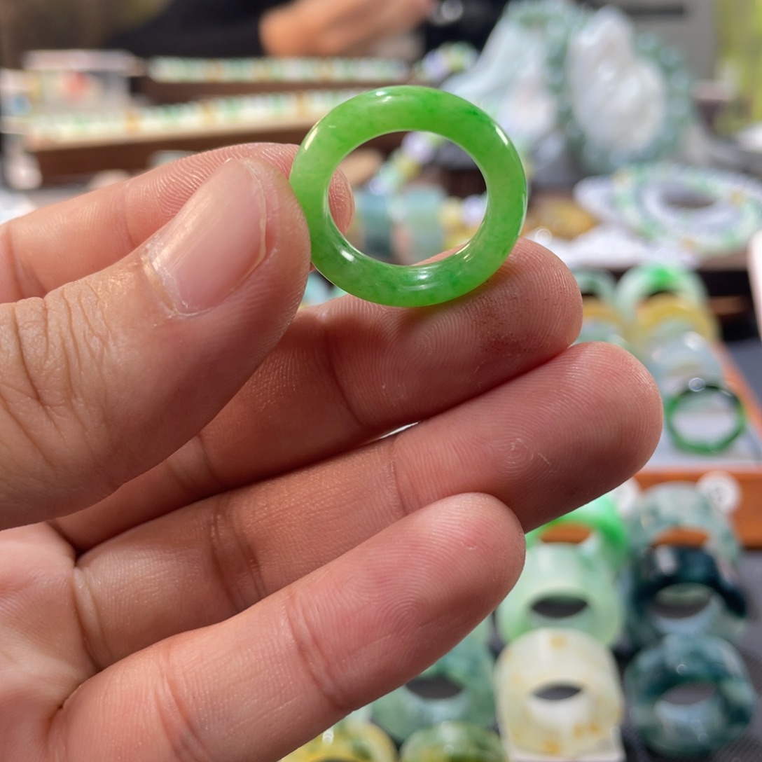定制翡翠未镶嵌满*翡翠