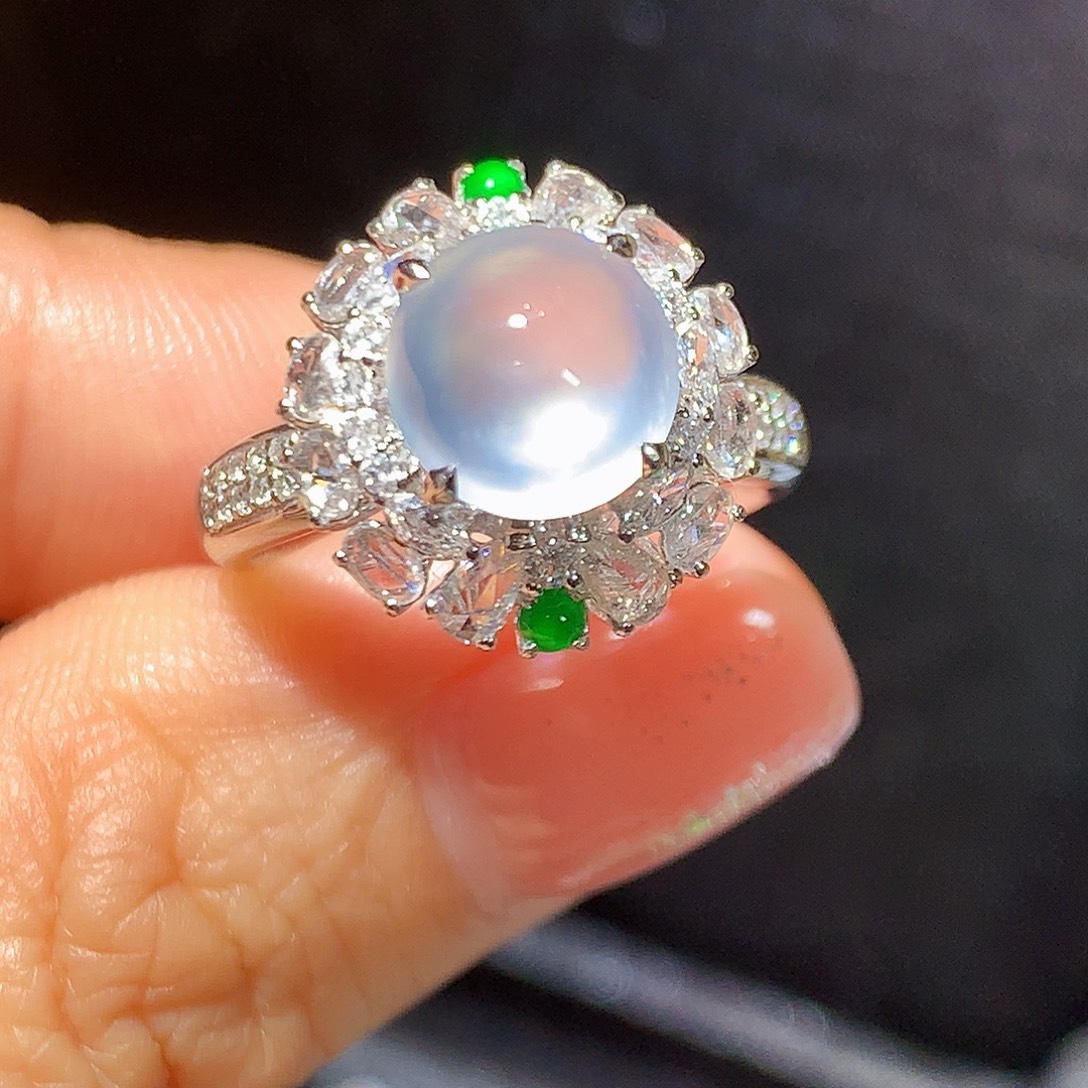 翡翠18K金镶嵌戒指