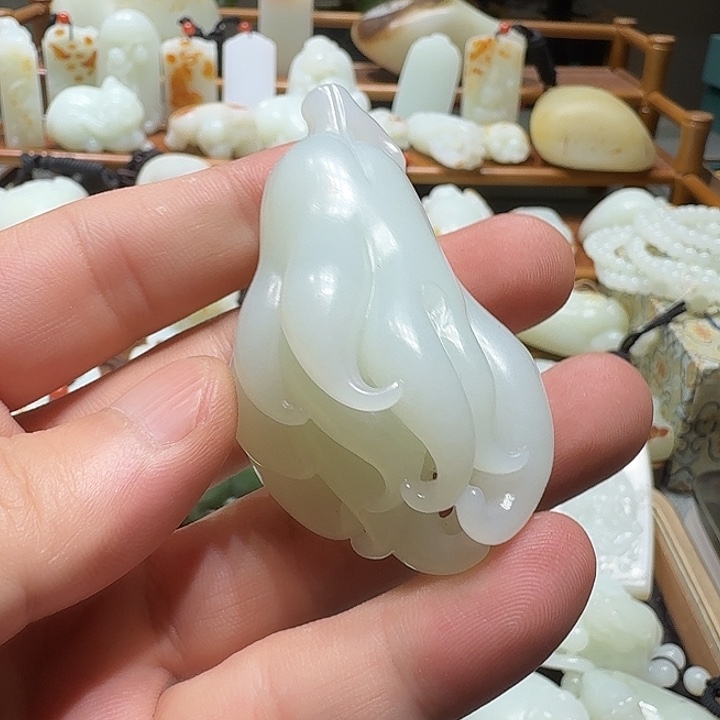 和田玉未镶嵌项链