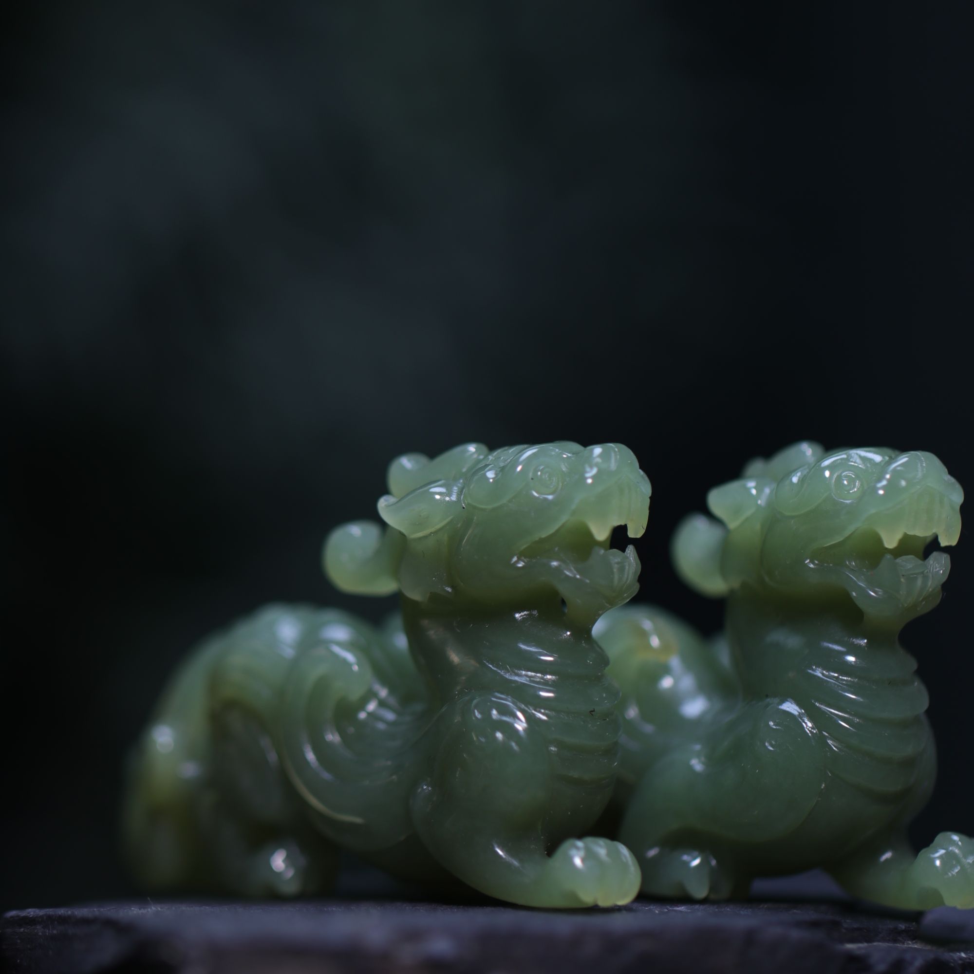 和田玉瑞兽摆件一对