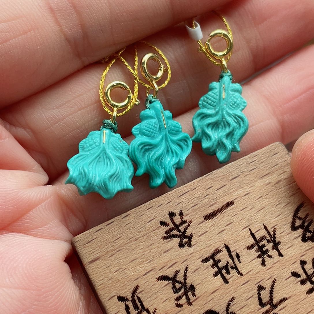 绿松石颈饰未镶嵌