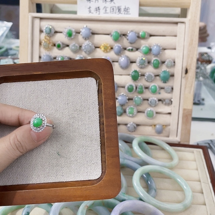 翡翠未镶嵌颈饰天然翡翠Ａ货