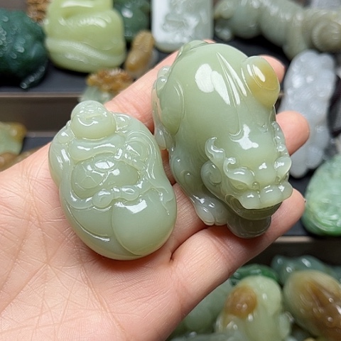 颈饰未镶嵌和田玉柒*