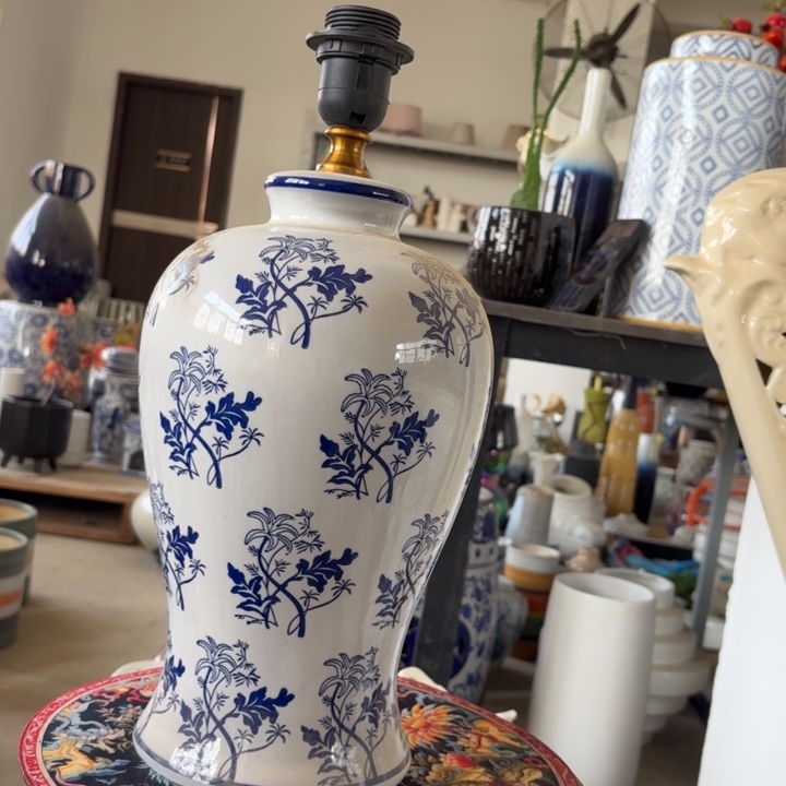 微瑕青花瓷器值得购买