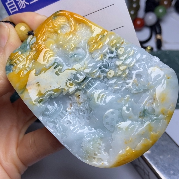 翡翠颈饰未镶嵌翡翠