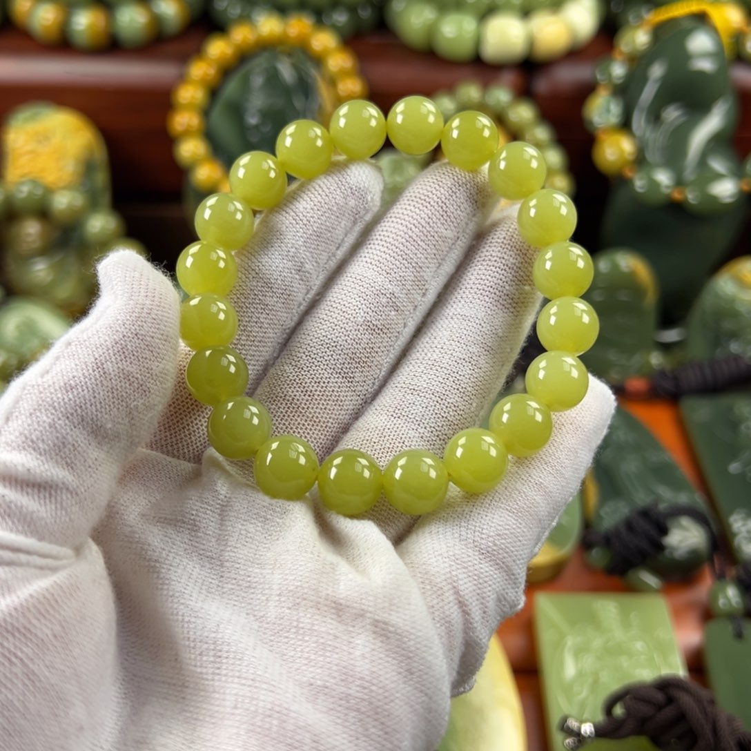 未镶嵌岫岩老玉（透闪石质玉）手链体*?