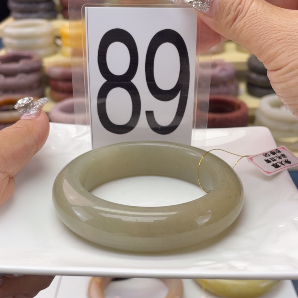 【闪购商品】石英质玉未镶嵌手镯