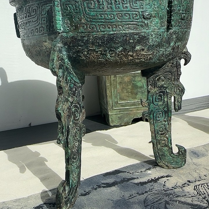 利***享古铜鼎艺术品一件
