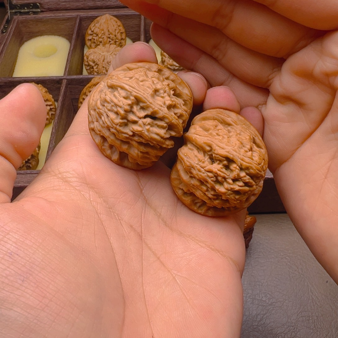 文玩核桃把件球白