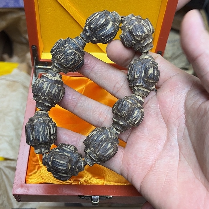 大叶紫檀（黑酸枝木类）