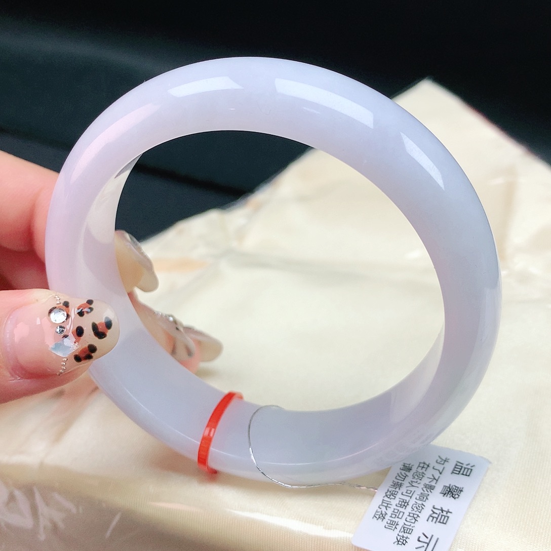 翡翠手镯未镶嵌58轮胎