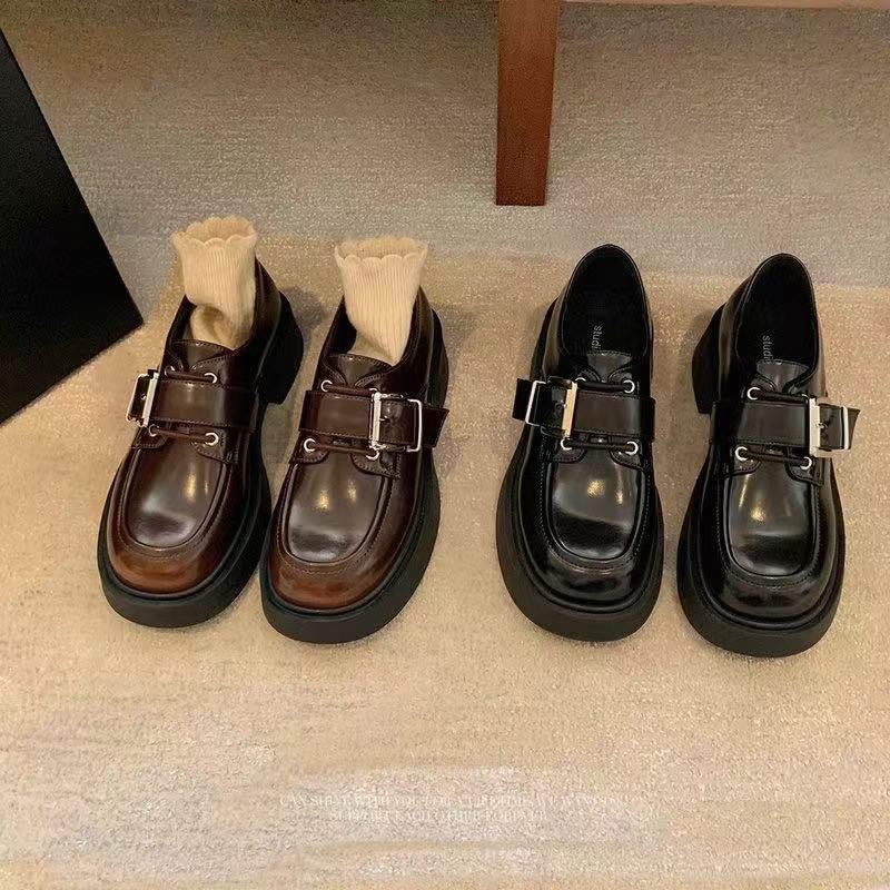 葡萄妈studiolee 复古擦色金属扣带真皮圆头厚底粗跟小皮鞋女秋冬