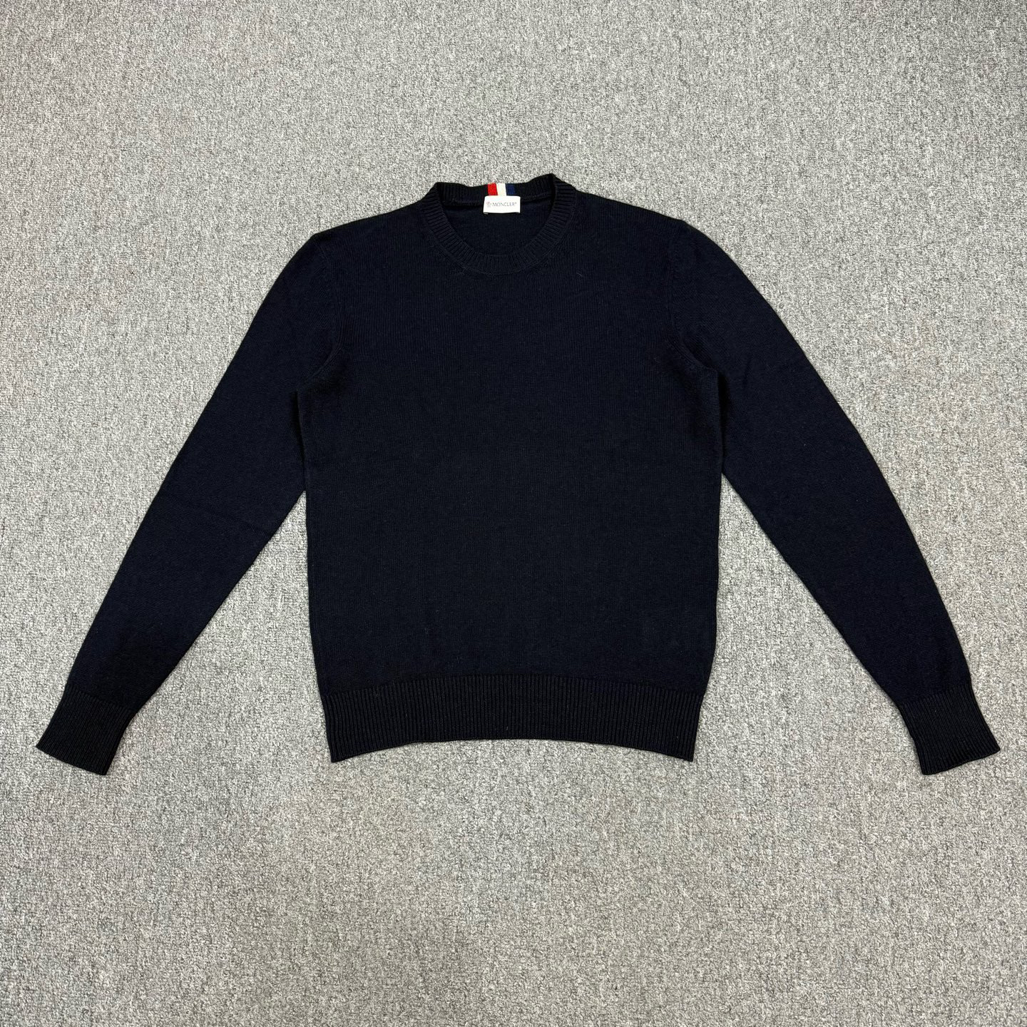 99新 MONCLER 18200493 蒙口 藏蓝色领口彩条羊毛针织衫 M码99新