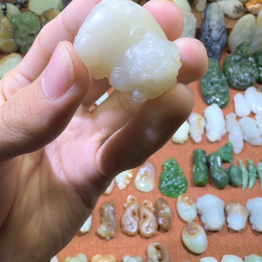 和田玉颈饰未镶嵌