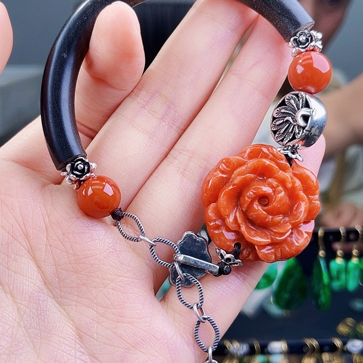 翡翠手镯未镶嵌饰品