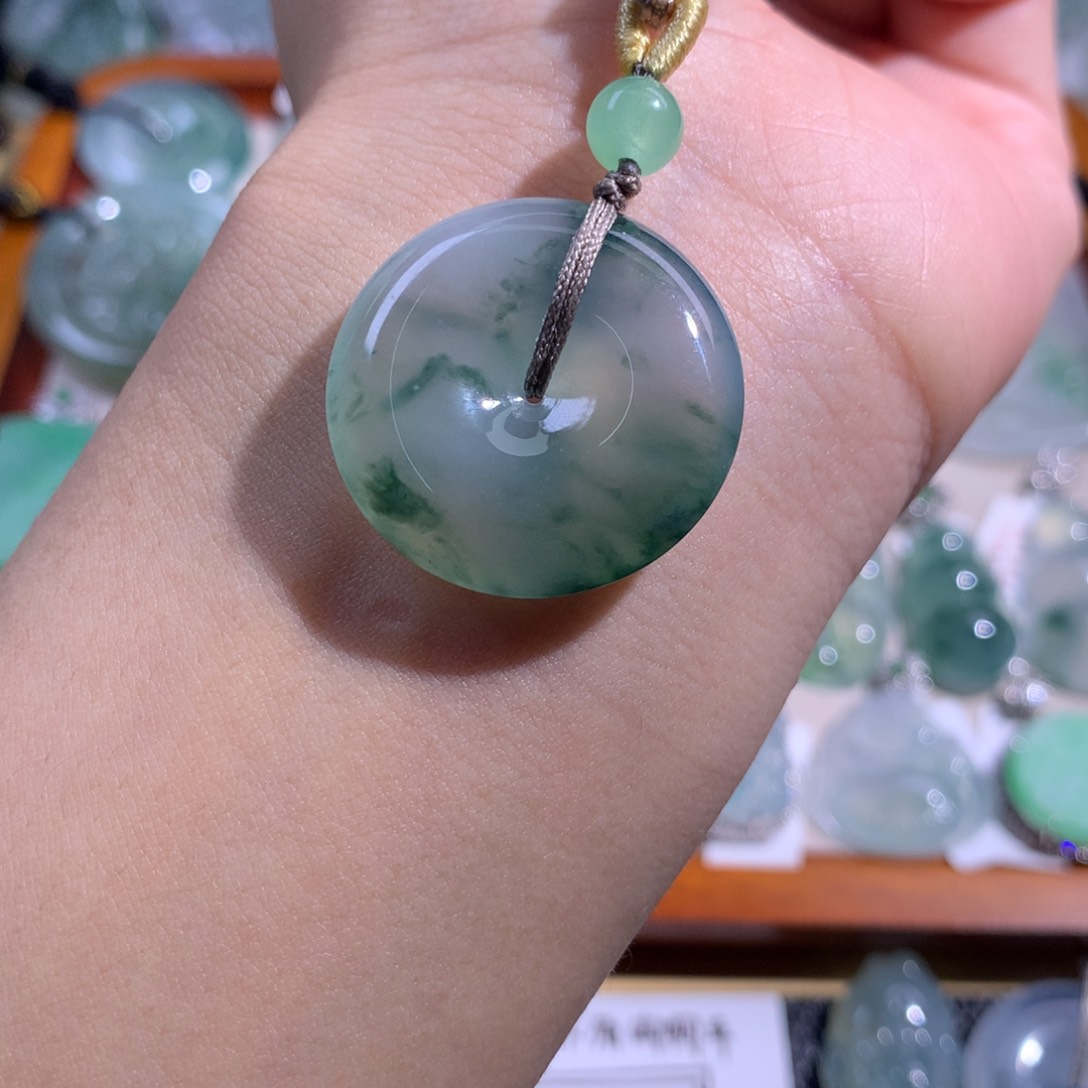 翡翠吊坠(不含链)未镶嵌冰飘花扣