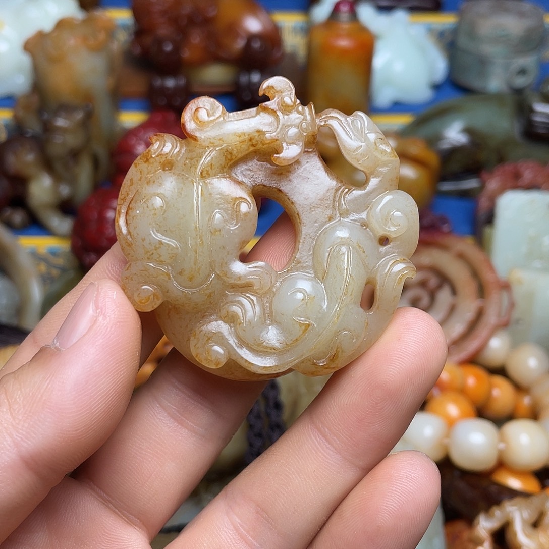 用***8和田玉未镶嵌挂件