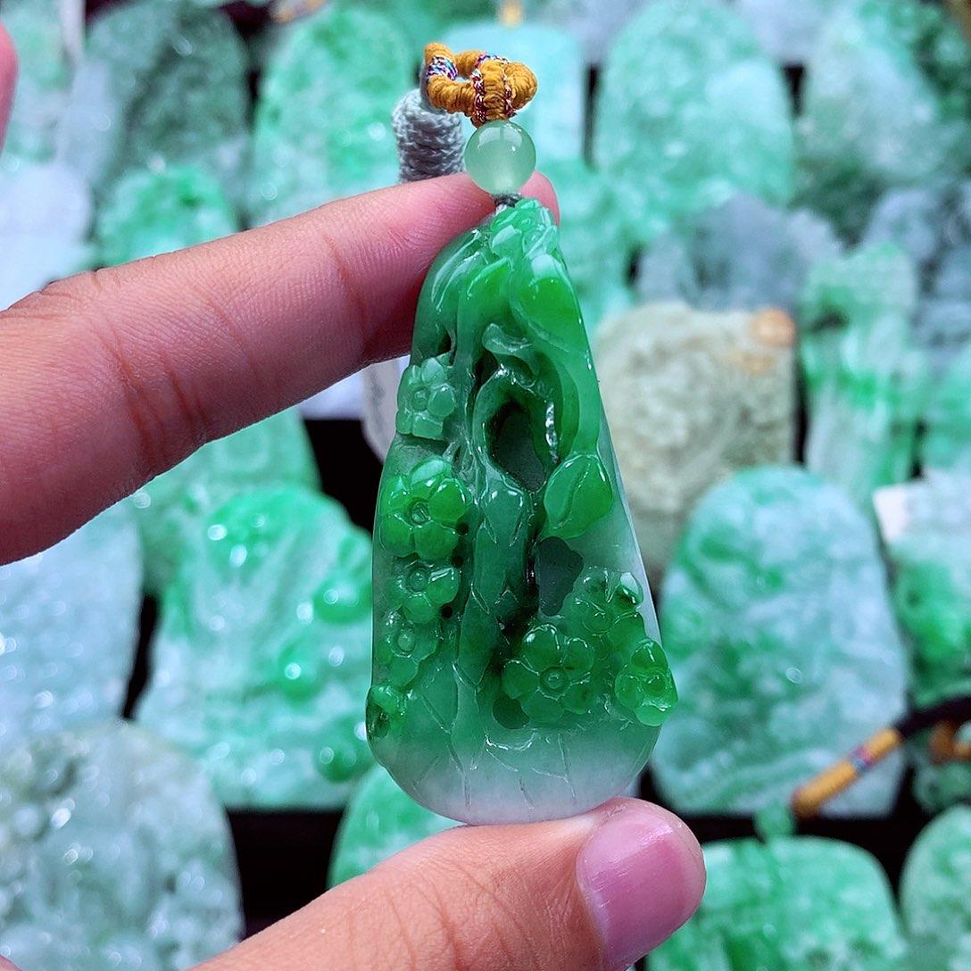 吊坠(不含链)未镶嵌翡翠