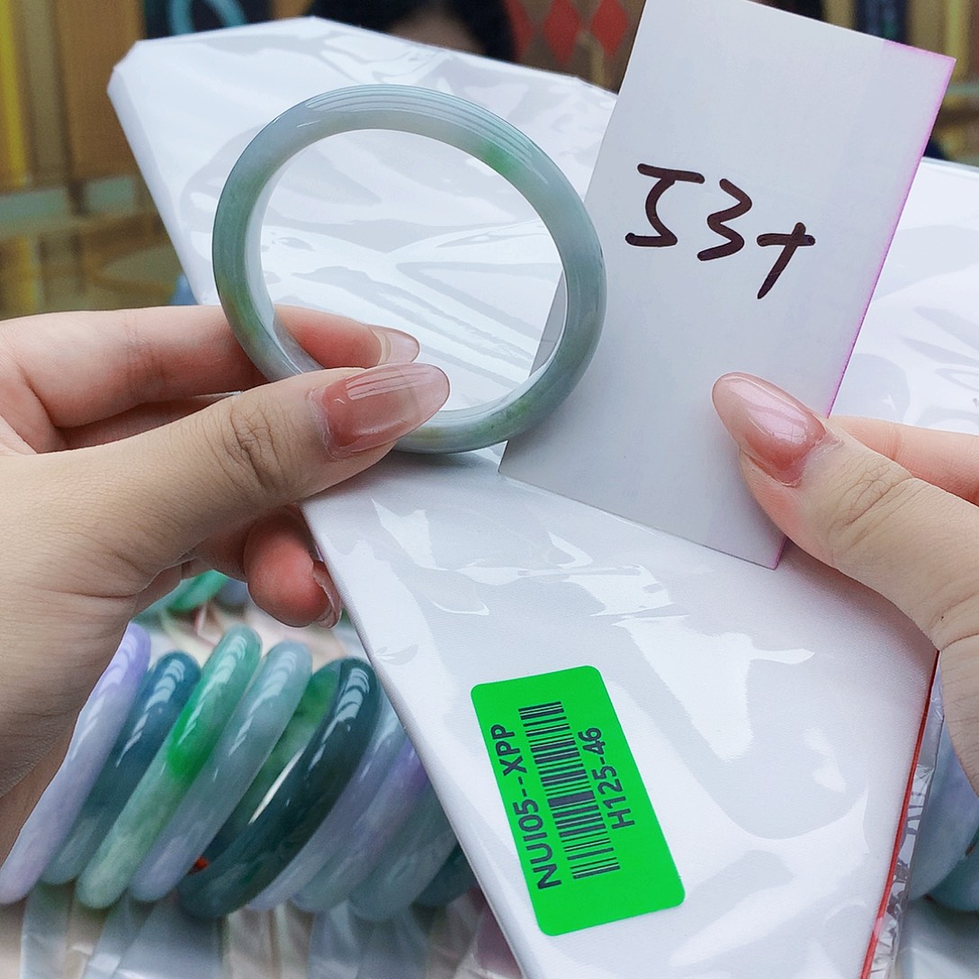 翡翠手镯未镶嵌The 