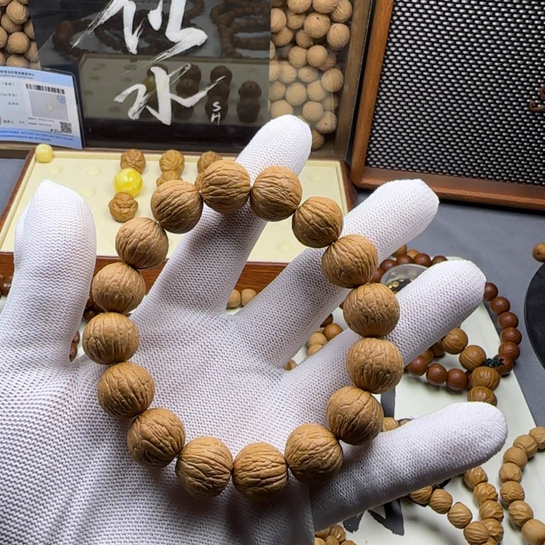 猴头核桃手串凤羽