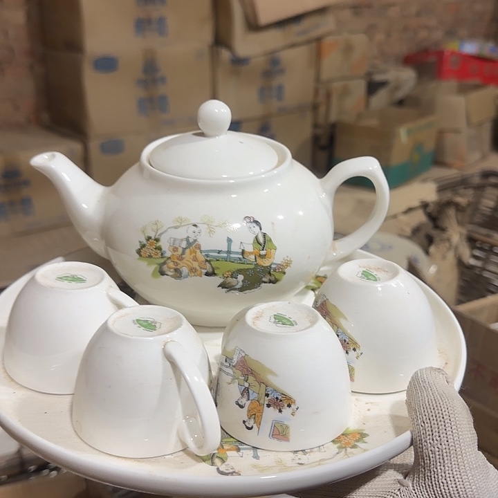 库存微瑕三娘教子多孔茶壶一套容量800毫升