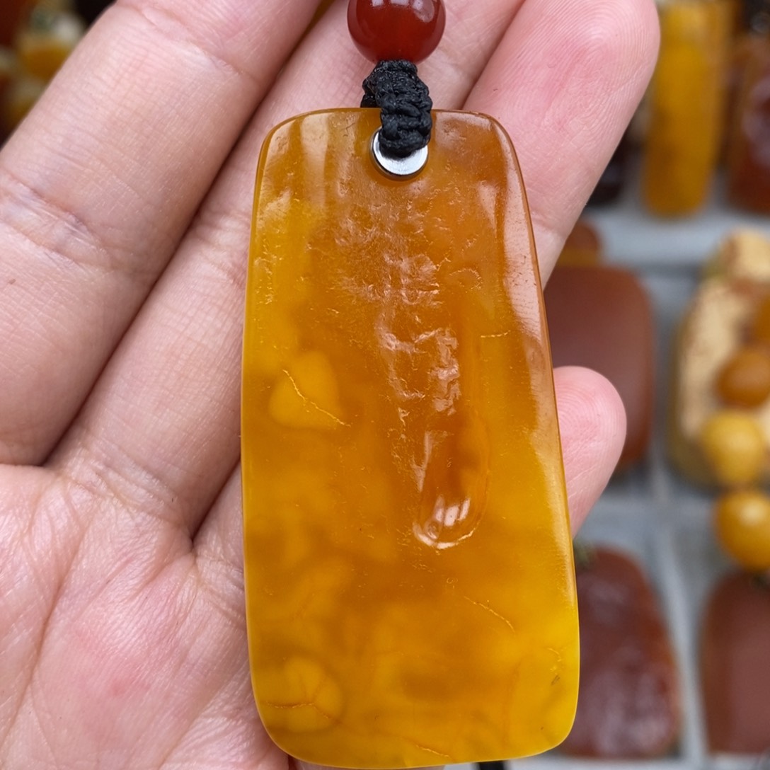 未镶嵌吊坠(赠链)琥珀