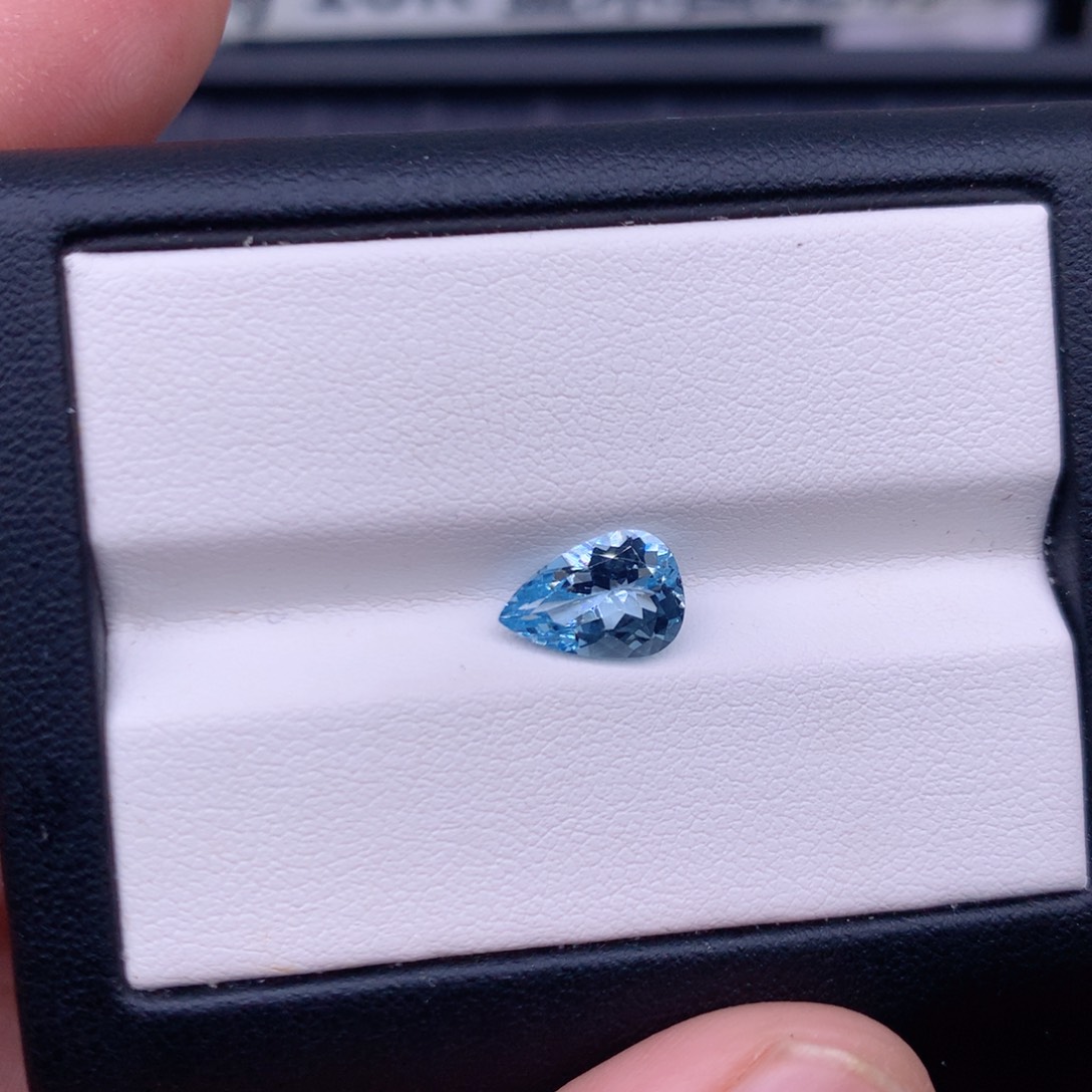 海蓝宝石裸石1.65克拉圣玛利亚