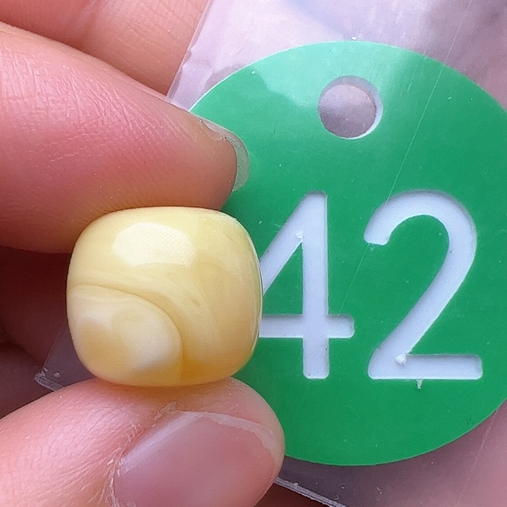 蜜蜡裸石未镶嵌13.3m m