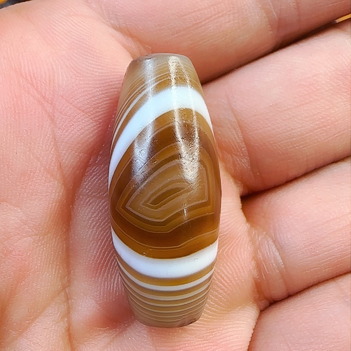 玛瑙/玉髓颈饰未镶嵌马**尼