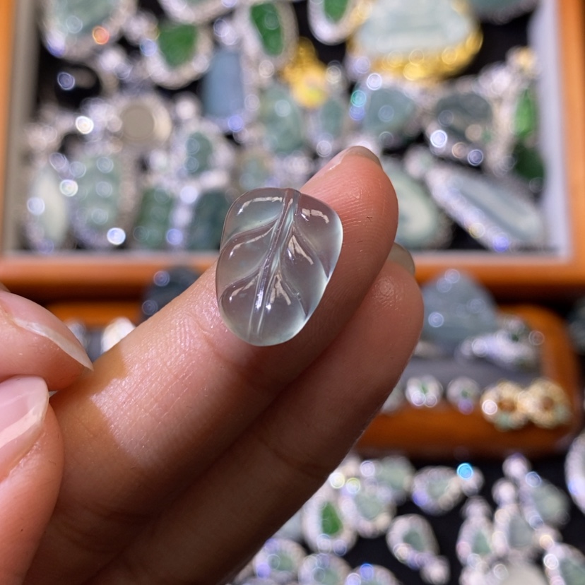 【闪购商品】翡翠颈饰未镶嵌天然