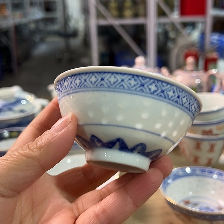 景德镇陶瓷研究所研究人员对其