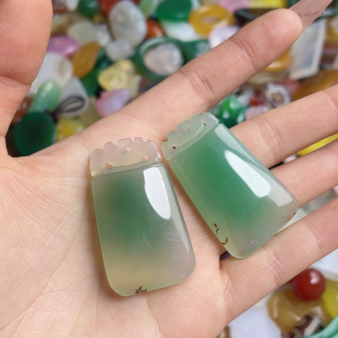 玛瑙/玉髓颈饰合金墨**开