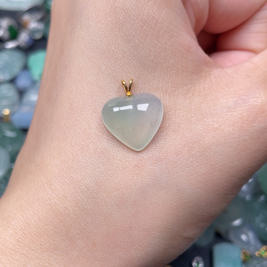 翡翠颈饰18K金镶嵌翡翠