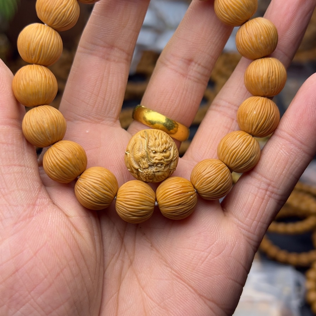 •***•手串猴头核桃金丝➕龙珠