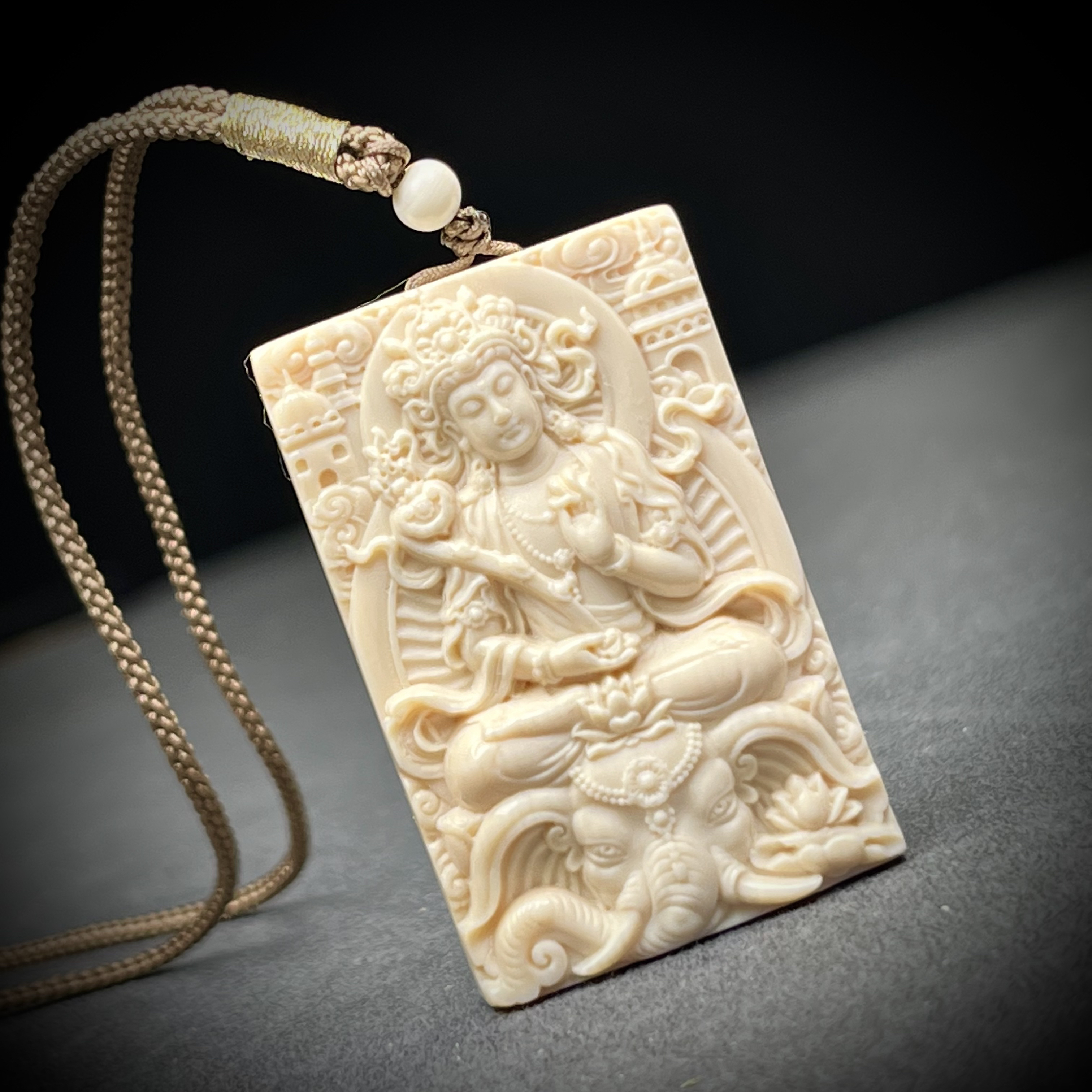 D05-4天然猛犸牙 普贤菩萨 龙蛇  29×44mm支持鉴定 假一罚四