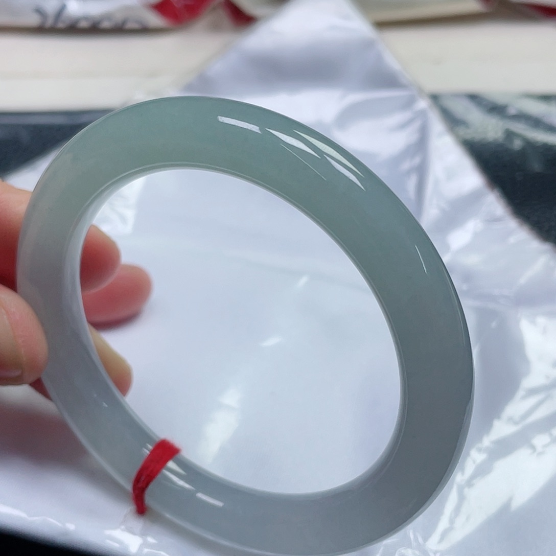 未镶嵌手镯（圆镯）翡翠